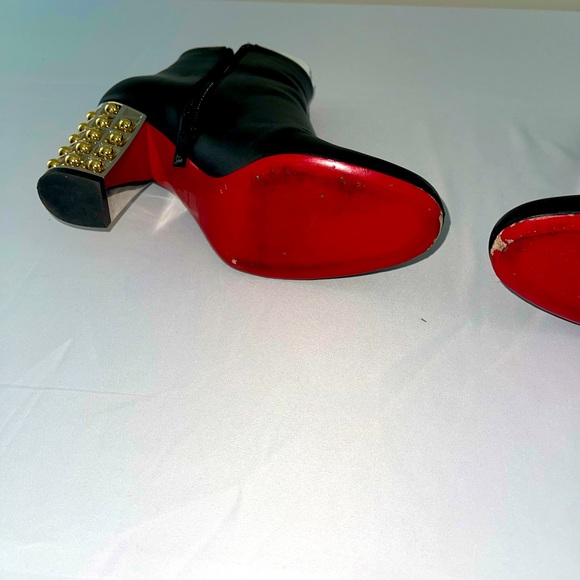 Christian Louboutin Vasa Booty with chrome and gold heels. - Picture 6 of 11